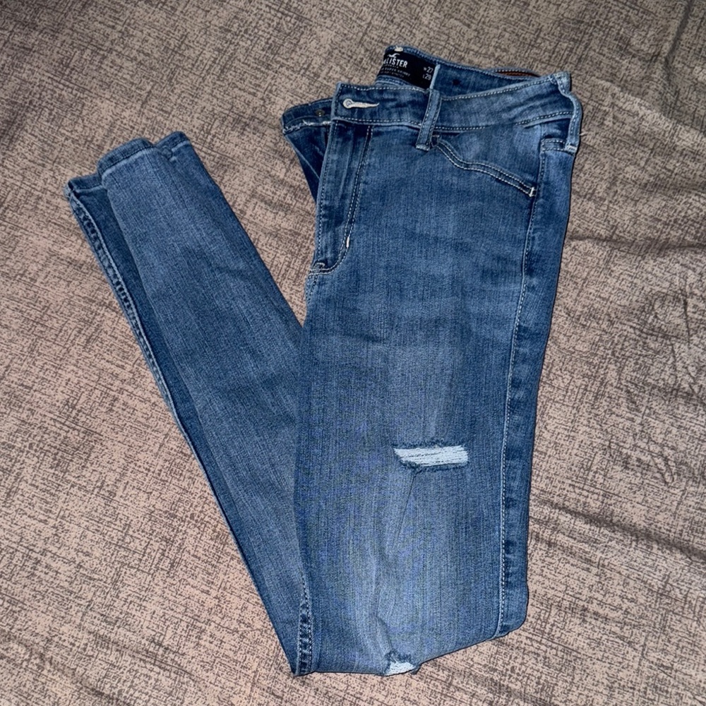 Hollister Women's Blue Distressed Jeans